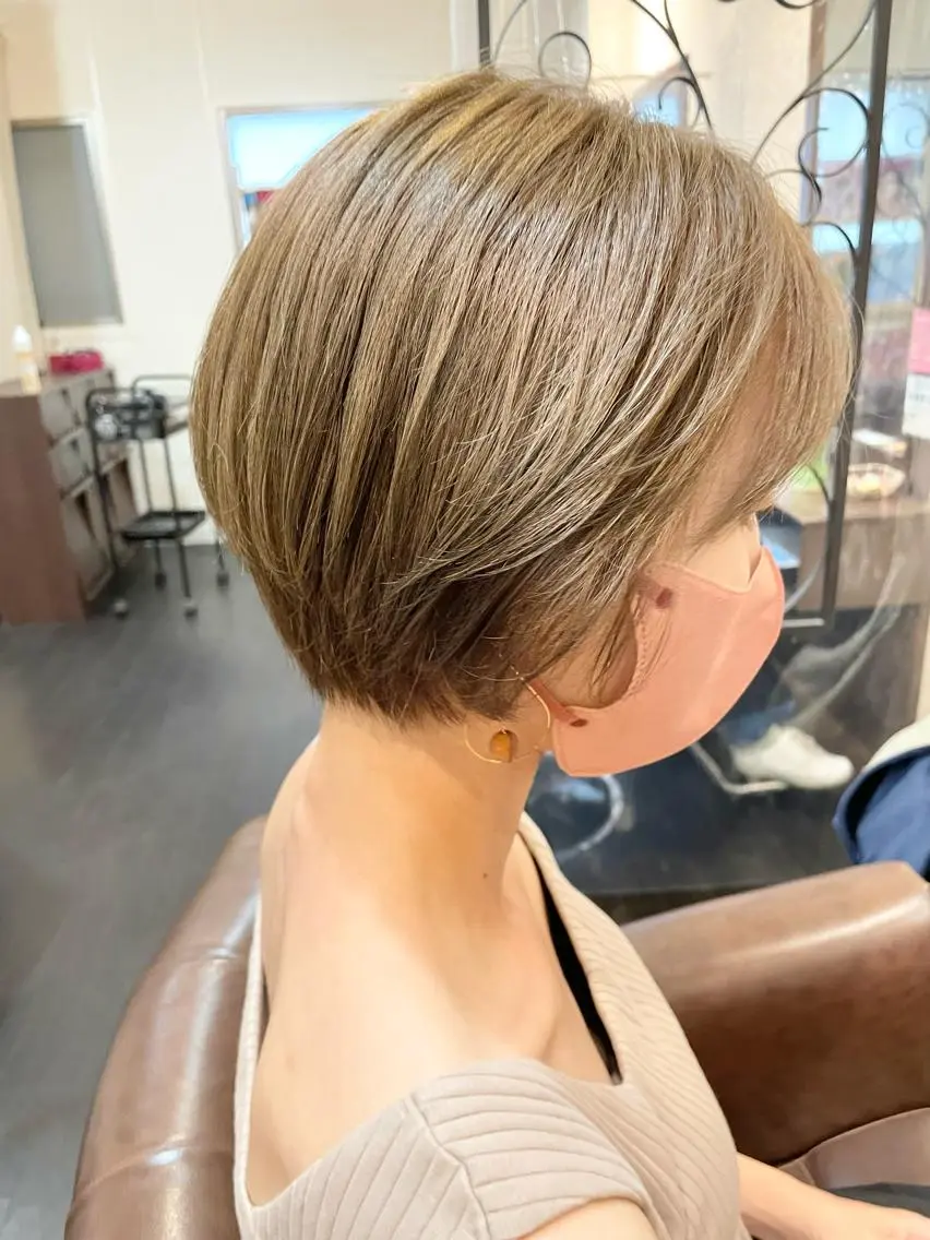 ショート カラー 西宮ハイトーンカラー ひらり💜のヘアスタイル
