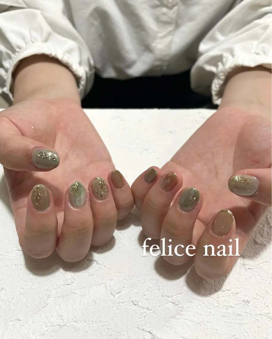 ネイル ジェルネイル グリーン ニュアンスネイル オフィスネイル パラジェル felice nailのネイルデザイン