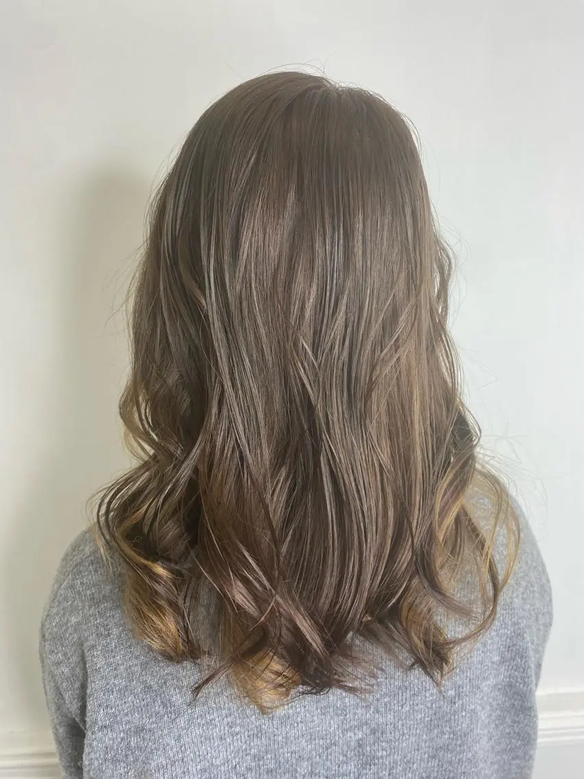 セミロング カラー アディクシーカラー インナーカラー ヘアカラー トリートメント リルウヘアー 天王寺のヘアスタイル