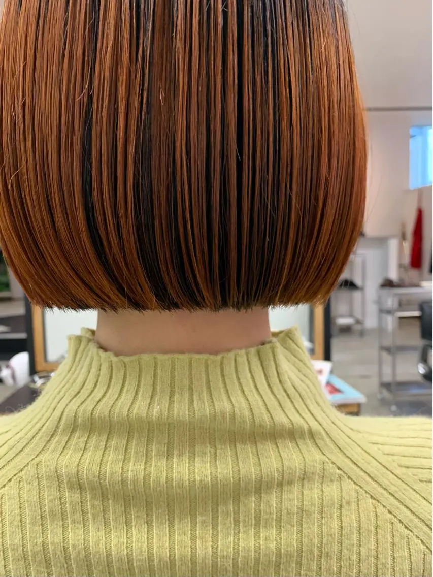 ショート レイヤーカット/ 酸性ストレート梅田のヘアスタイル