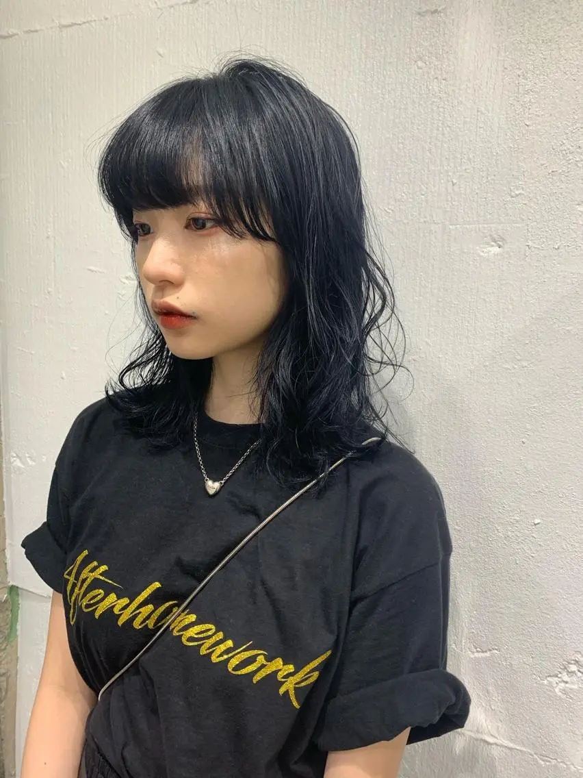 ミディアム カラー ヘアアレンジ カット ヘアカラー トリートメント ヘアセット 憧れの艶ハイトーンへ 🌙サイダサキのヘアスタイル