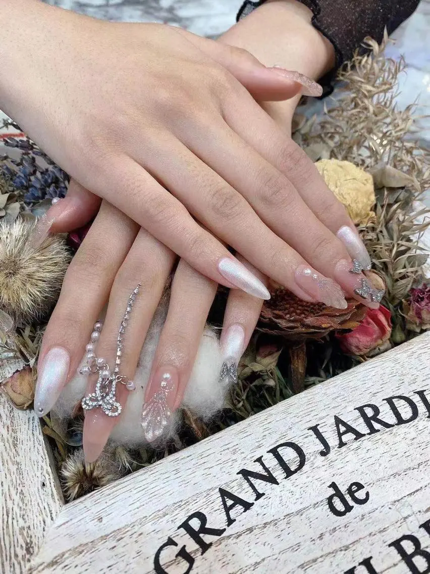 ネイル オーロラネイル ゴージャス リボン Babarla nailのネイルデザイン