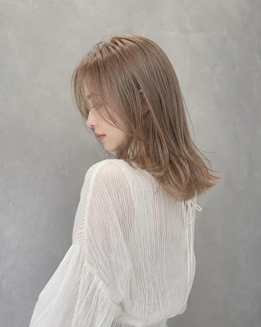 ミディアム 川畑 理花のヘアスタイル
