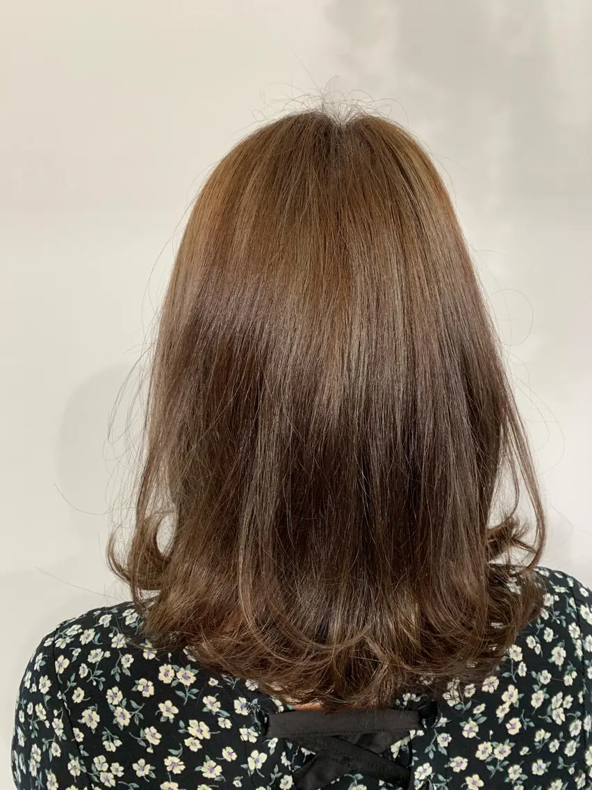 ミディアム カラー パーマ ヘアアレンジ ベージュカラー ブリーチ ブリーチなしカラー 加藤 綾華のヘアスタイル