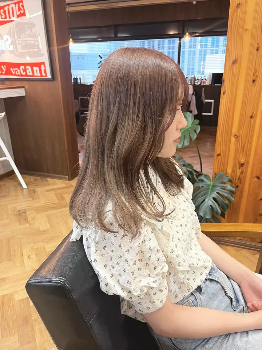 セミロング カラー ヘアアレンジ ベージュカラー ブリーチ ハイトーンカラー ミルクティーベージュ ena/ブリーチなし 透明感・レイヤー🎀のヘアスタイル