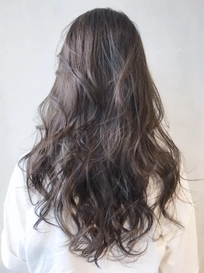 ロング カラー パーマ ヘアアレンジ アッシュ アッシュグレー ITbyALBUM 中野店のヘアスタイル