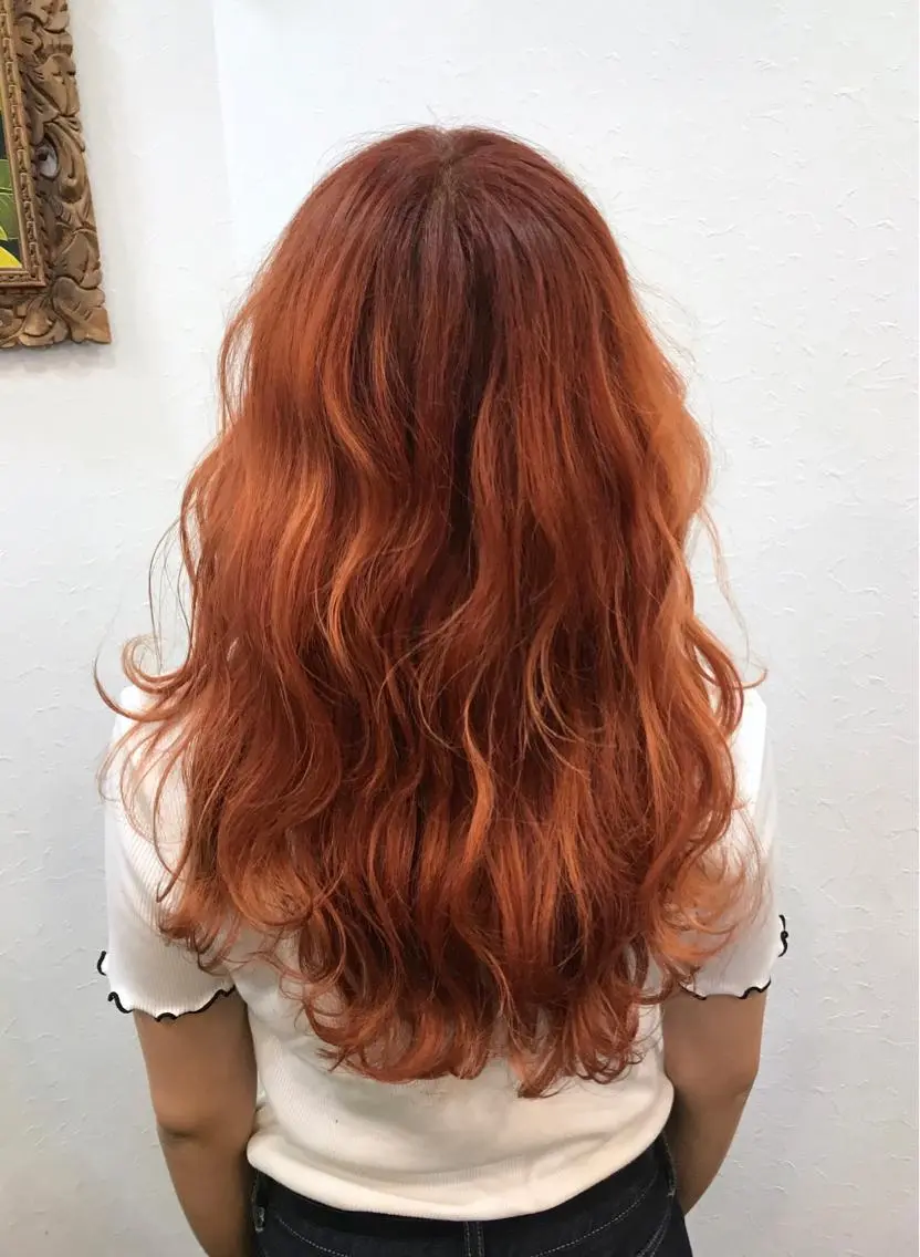ロング カラー オレンジ 韓国風ヘア 色落ちまでキレイに! !女性サロンのヘアスタイル