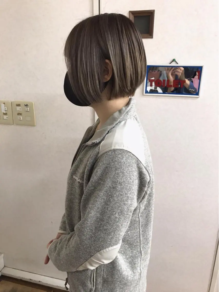 ショート ショートボブ アッシュ ボブ ハイライト ショートヘア ヘアカラー 三輪 太一のヘアスタイル