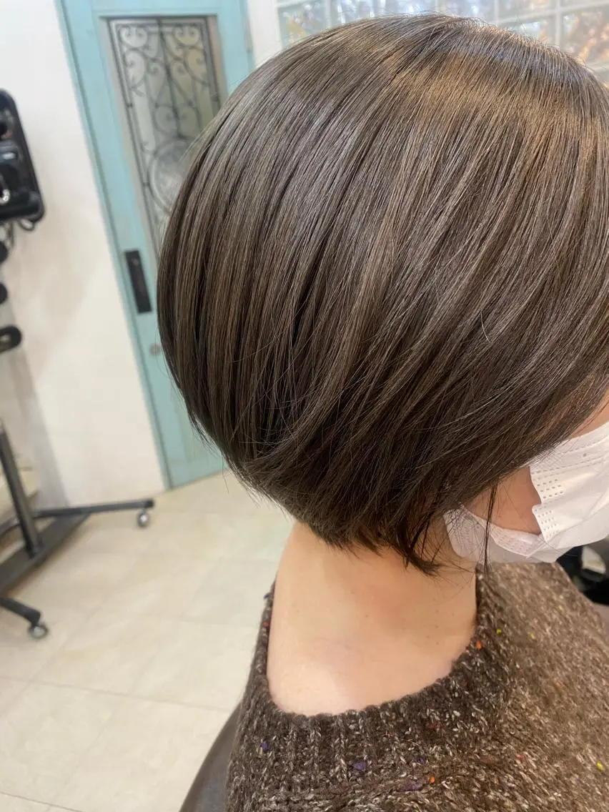 ショート カラー パーマ ヘアアレンジ ショートボブ アッシュ アッシュグレー アッシュグレージュ グレージュ kame|レイヤー / 似合わせ顔周りのヘアスタイル