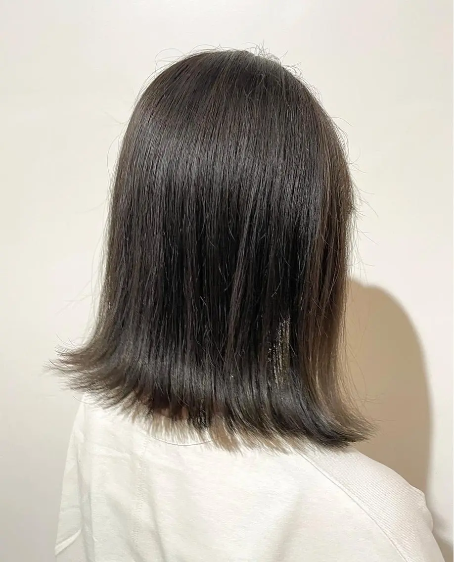 ミディアム カラー ヘアアレンジ アッシュ アッシュブラウン ブラウンカラー bloom yumaのヘアスタイル