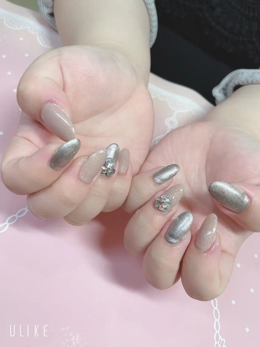 ミディアム ネイル ストーンネイル ハンドネイル 《LB》ラブリエ Nail&eyeのマツエク・マツパデザイン
