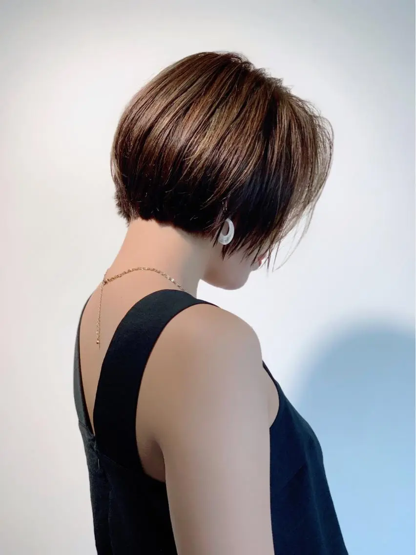 ショート カラー ヘアカラー ヤノ ナオミのヘアスタイル