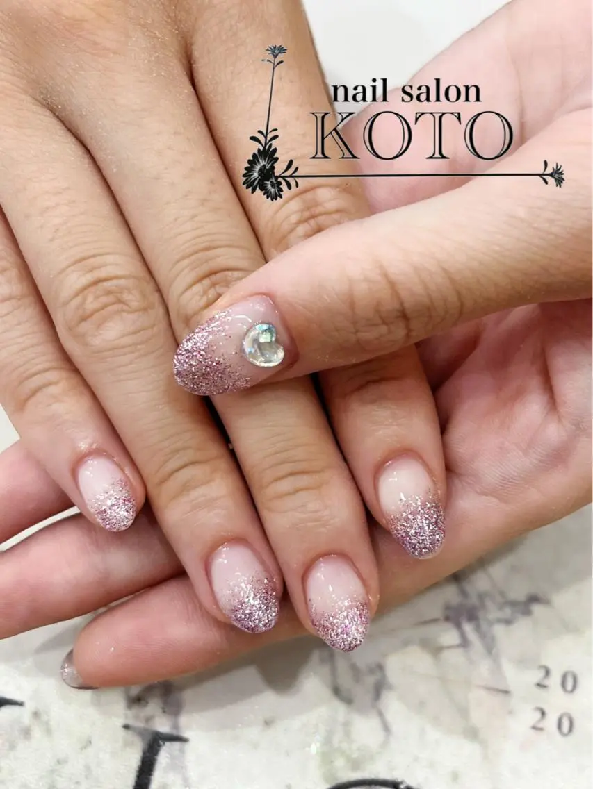 ネイル ジェルネイル ハート ラメ(グリッター) ラメグラデーション オフィスネイル Risa ネイルサロンKOTOのネイルデザイン