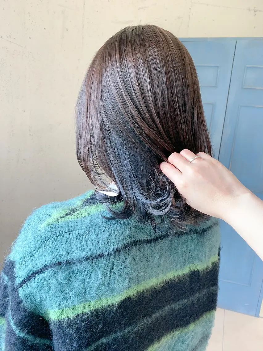 ミディアム カラー 透明感ハイトーン🦄 キラ🌈のヘアスタイル