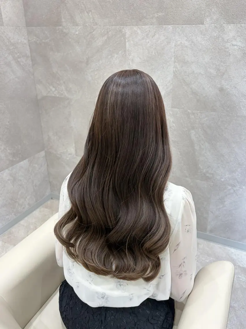 セミロング ハイライト 韓国ヘアケアブリーチ 莉奈のヘアスタイル