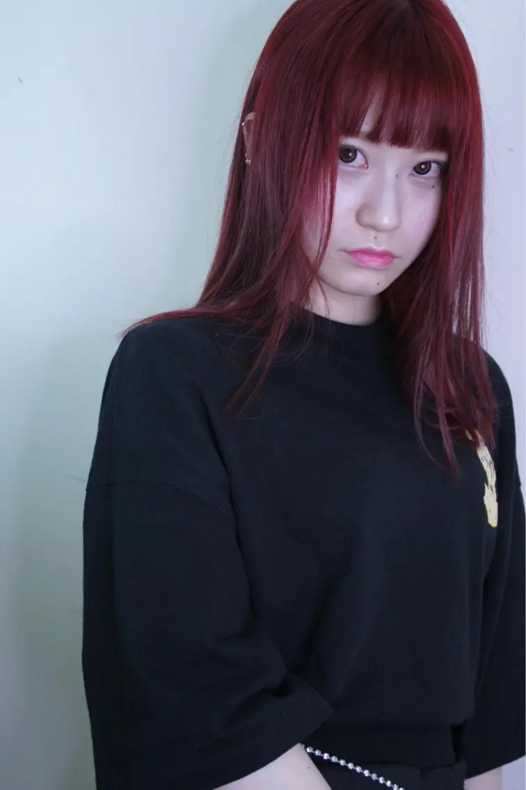 セミロング カラー ブリーチ ピンクカラー バイオレットカラー カット ヘアカラー トリートメント 山本 芳喜のヘアスタイル