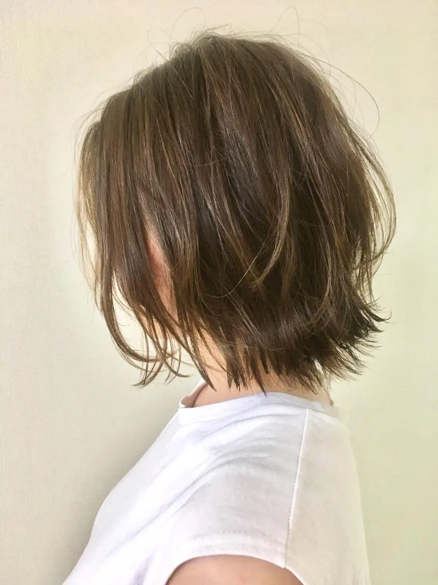 ミディアム カラー ヘアアレンジ ハイライトカラー ハイライト 栗林 実莉のネイルデザイン