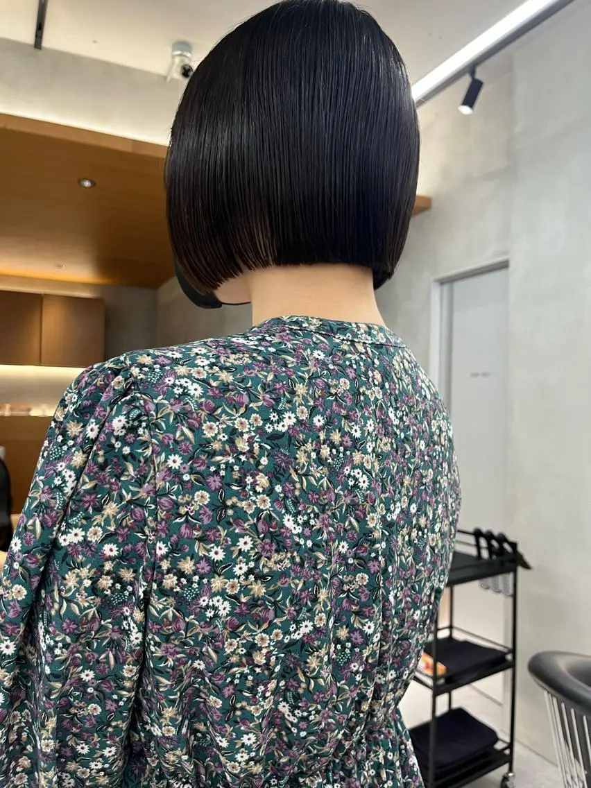 ミディアム 縮毛矯正ボブ&顔まわ レイヤー♡TOMOEのヘアスタイル