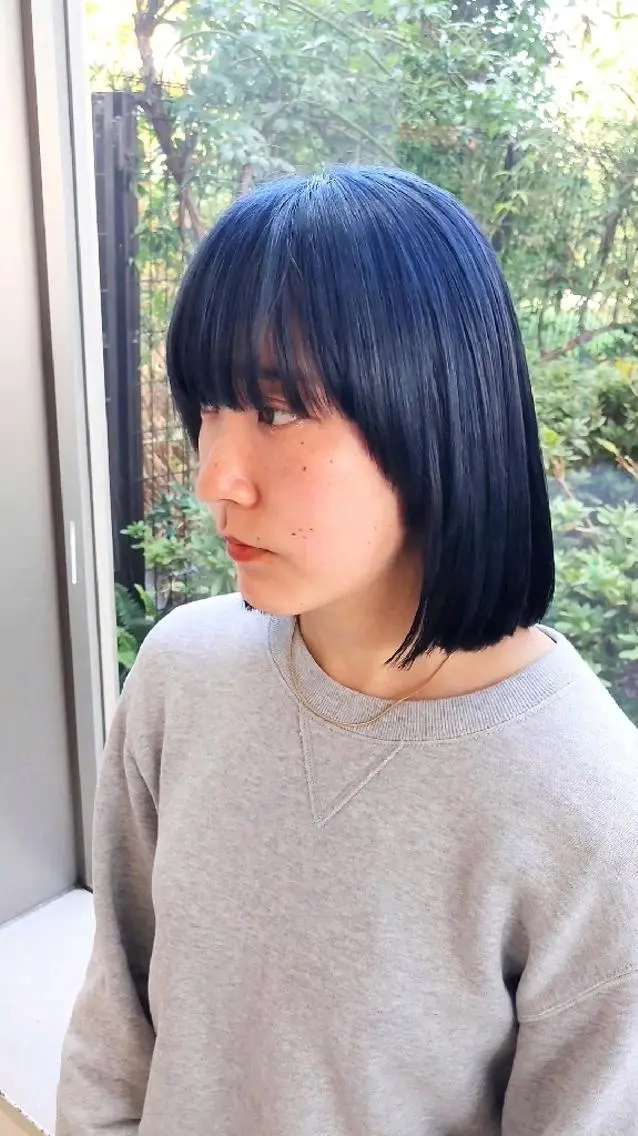 ミディアム ホリウチ ユキエのヘアスタイル