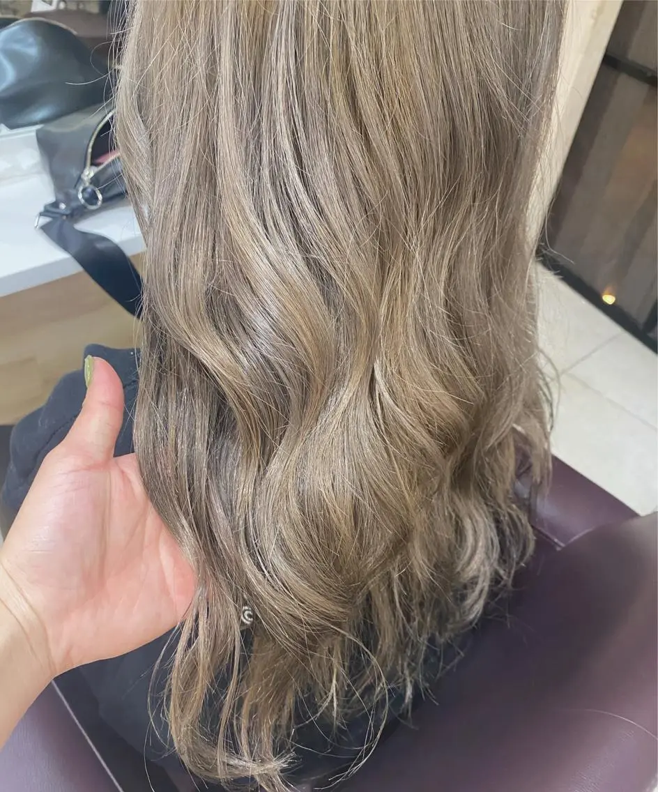 カラー 河原 亜樹のヘアスタイル