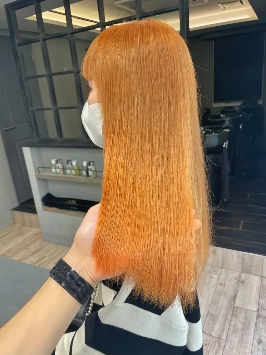 セミロング ヘアカラー Loob.TOKYO MIYA🌈のヘアスタイル
