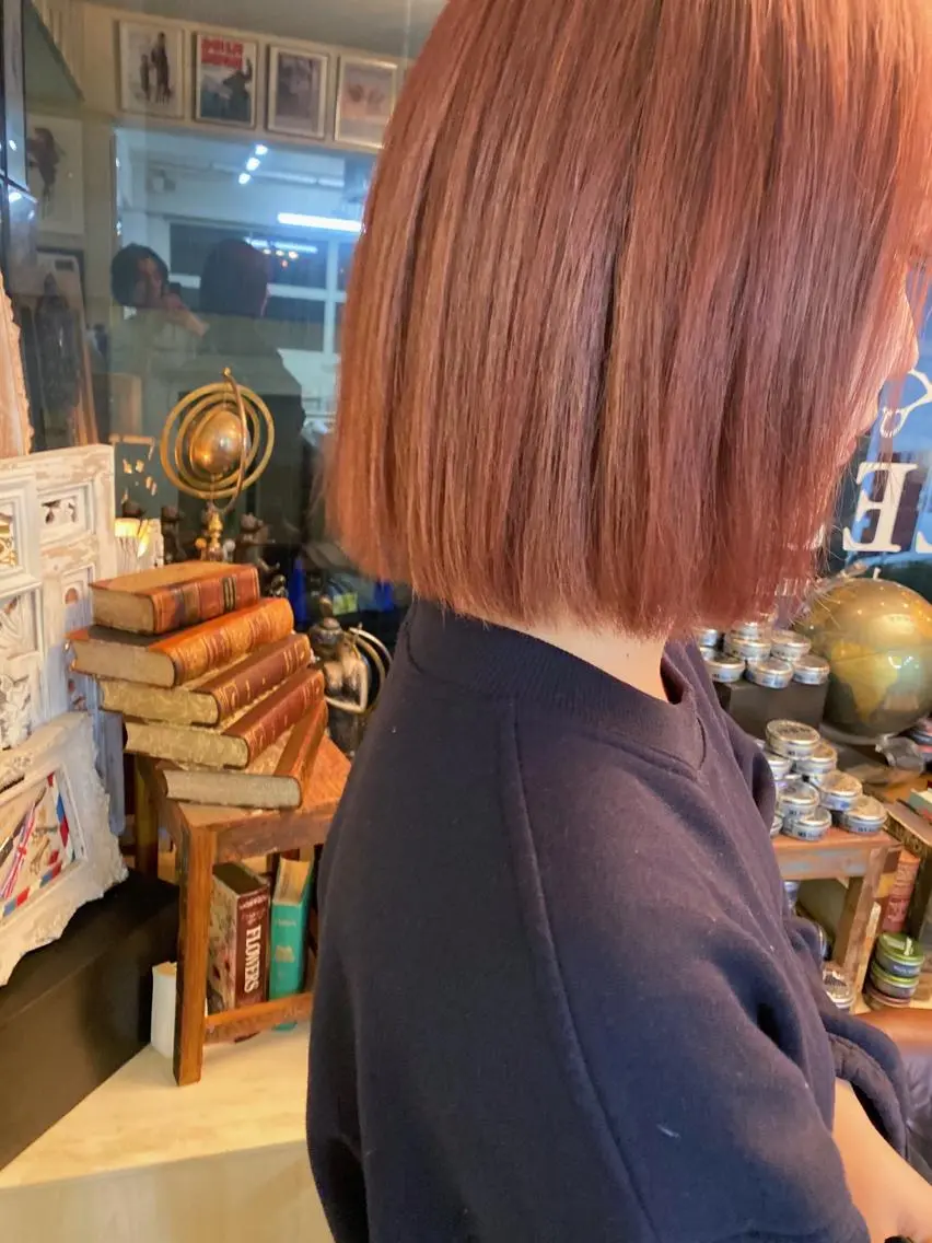 ショート カラー ブリーチ ピンクカラー バイオレットカラー レイヤーウルフ エクステ磯部のヘアスタイル
