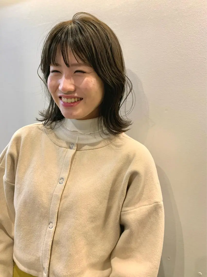 セミロング カラー カット ヘアカラー SAKINO ベージュカラーのヘアスタイル