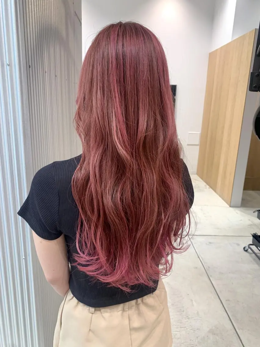ロング カラー ヘアアレンジ ハイライトカラー ハイライト ヘアカラー トリートメント yuka .のヘアスタイル