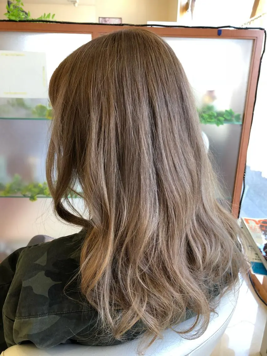 カラー 牧野 佳樹のヘアスタイル