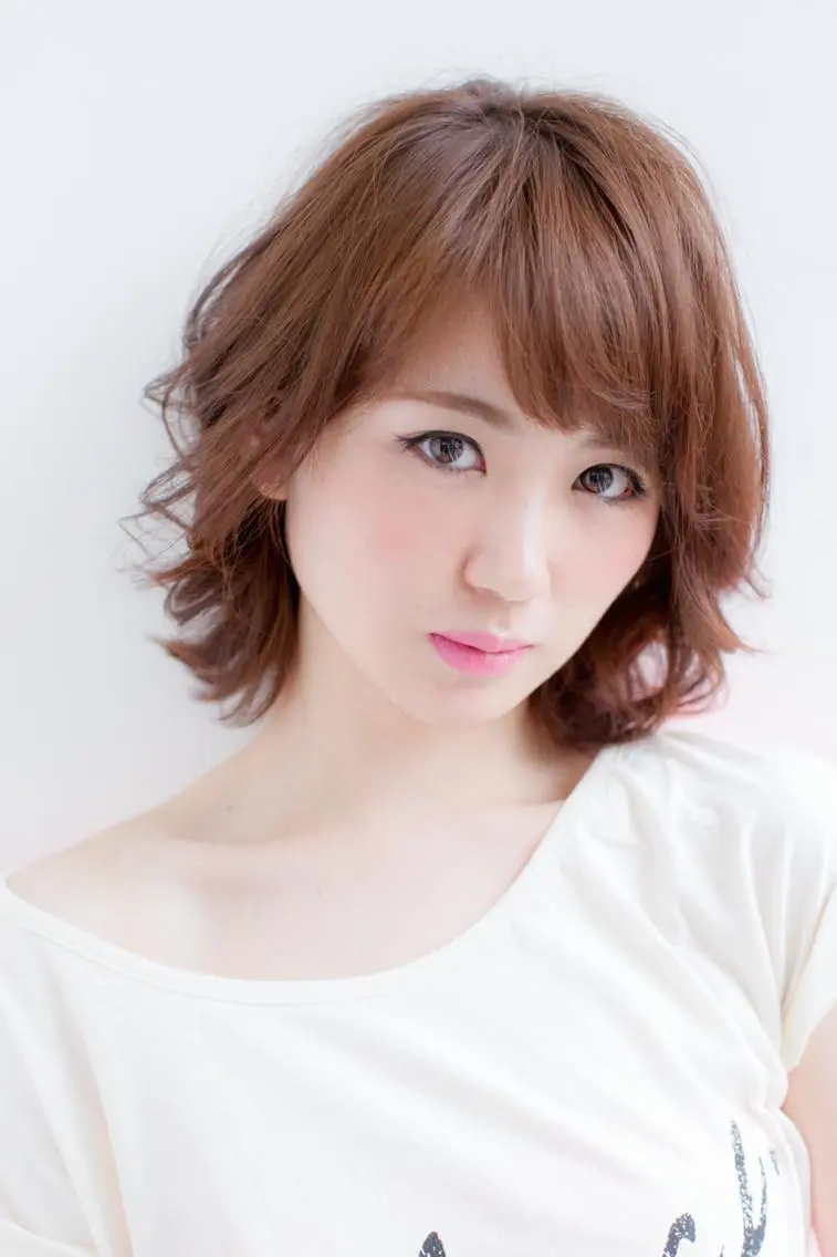 ミディアム カラー パーマ ミディアムパーマ ベージュカラー ブラウンカラー ボブ レイヤーカット カット 山田 周のヘアスタイル