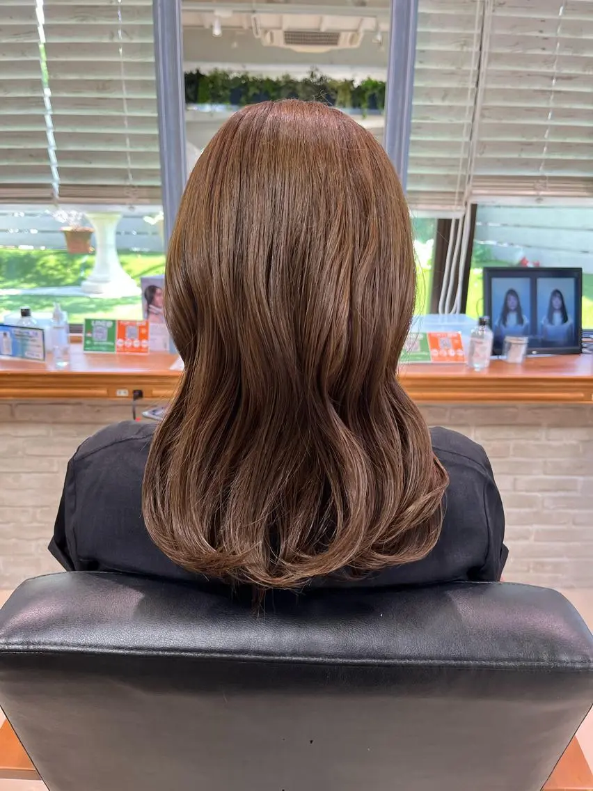 ミディアム カラー Froom🌻 村上夏菜のネイルデザイン