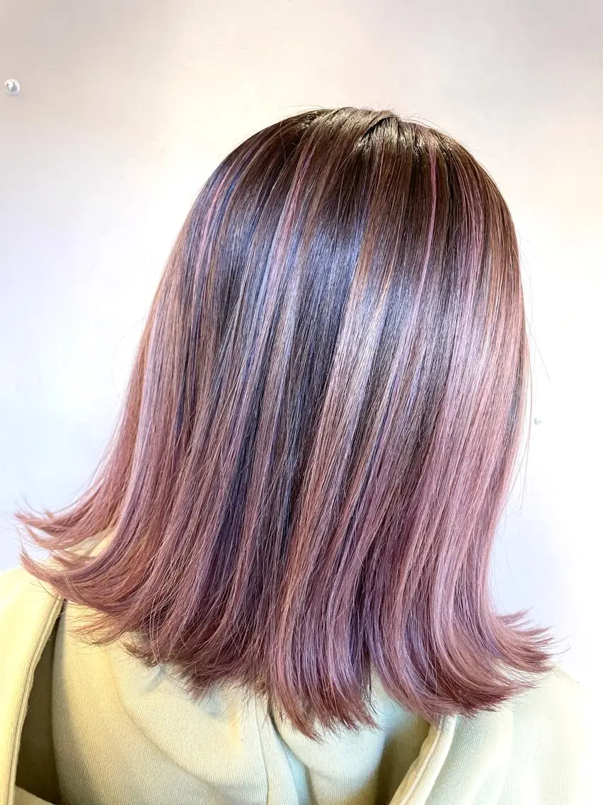 ミディアム カラー ヘアカラー ハイライトが 得意なニキです😊のヘアスタイル
