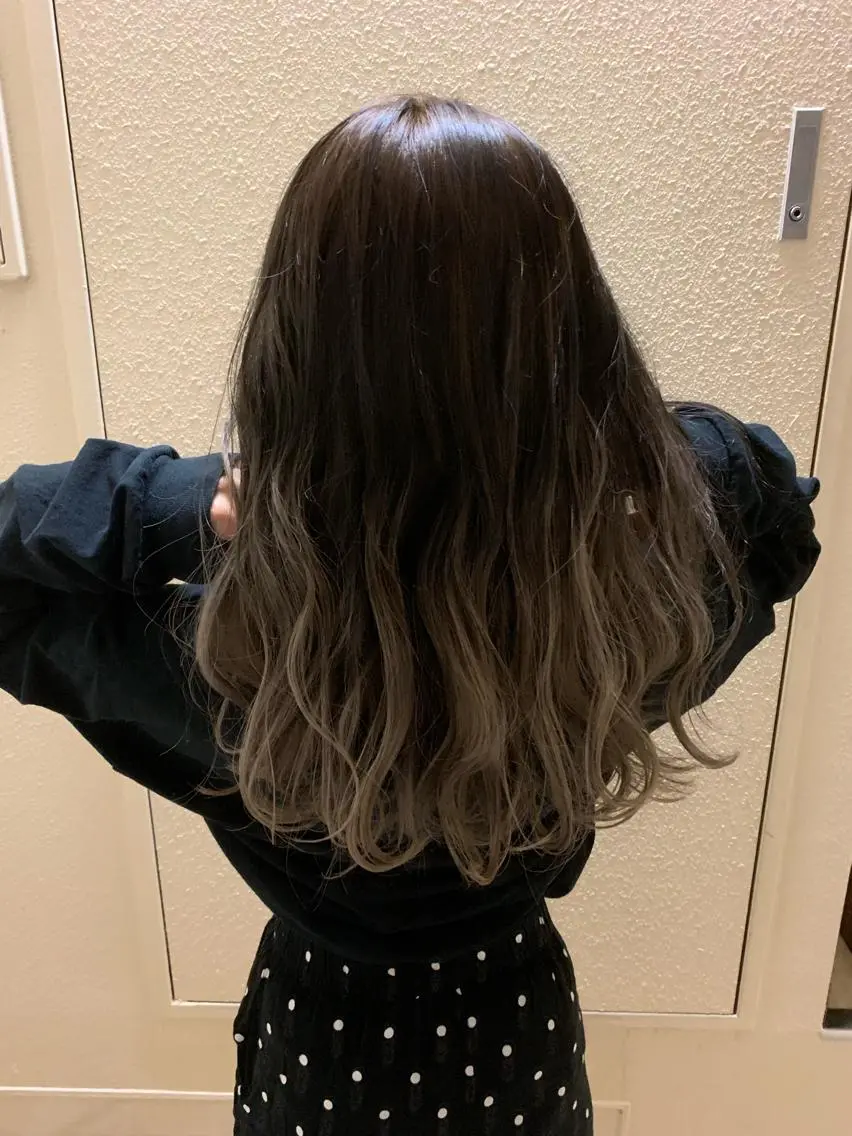 ロング レイヤーカット Selene hair OSAKAのヘアスタイル