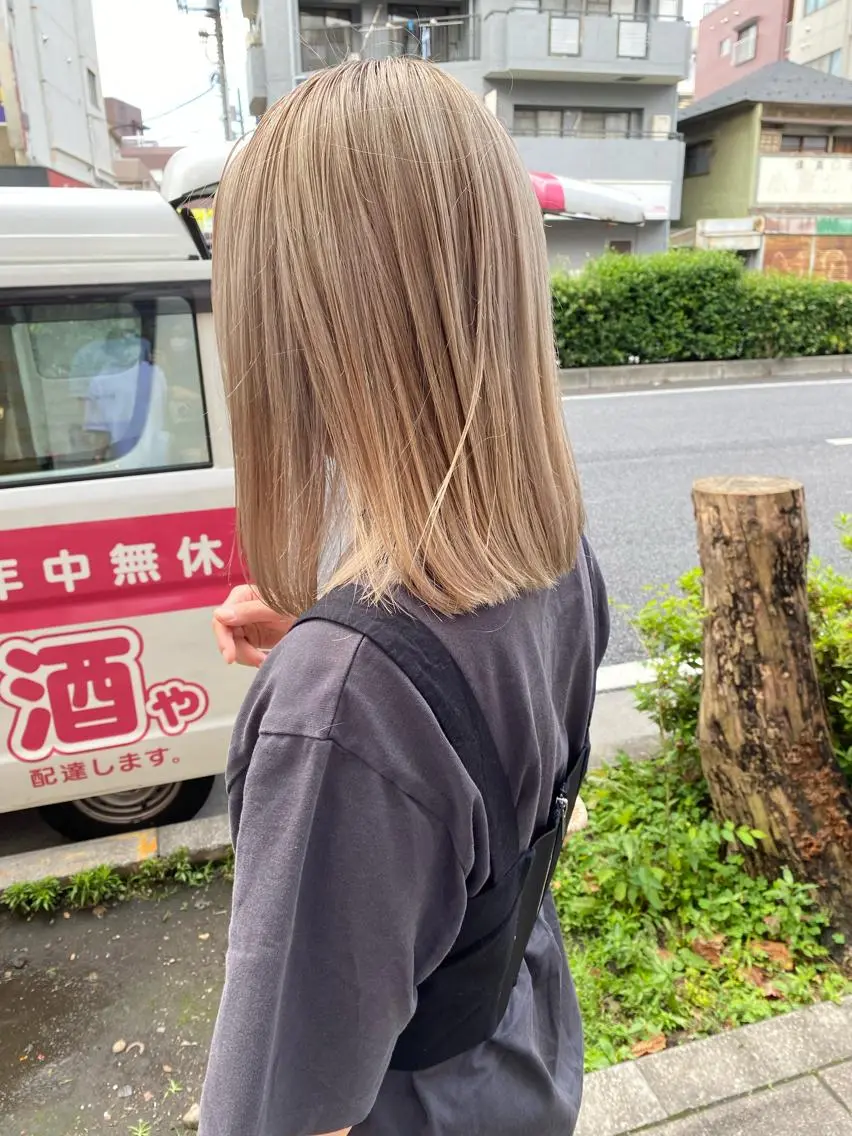 ミディアム カラー ベージュカラー ヘアカラー ヨシダ トオルのヘアスタイル