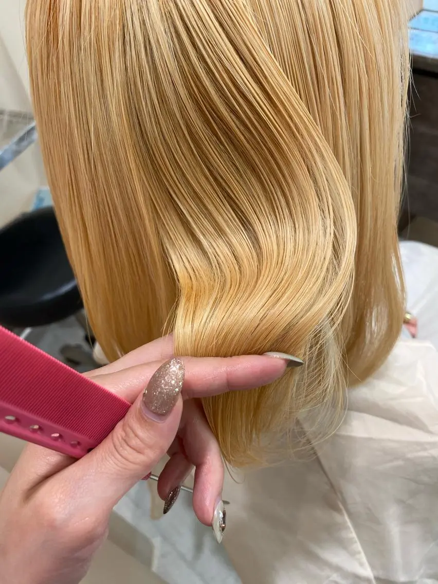 ミディアム トリートメント 酸熱トリートメント 小顔レイヤー/ ベージュ🤍Rieのヘアスタイル