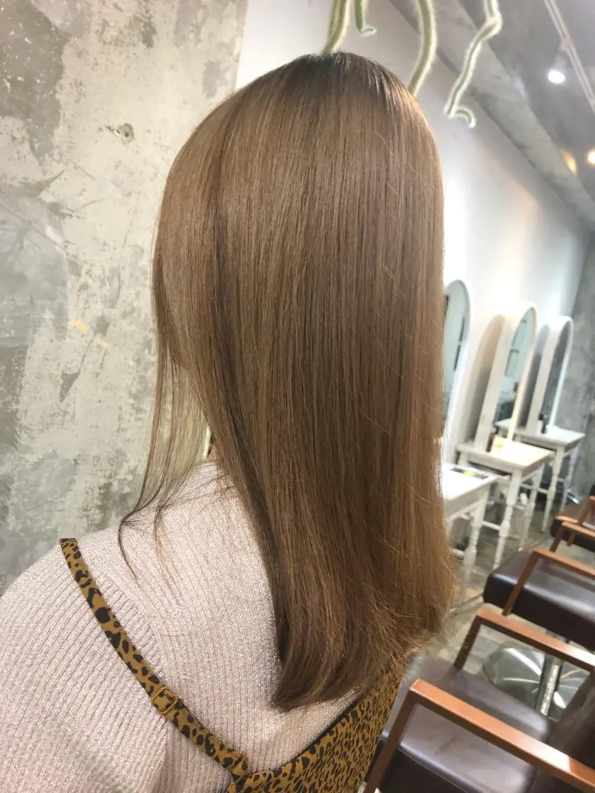 ロング カラー ベージュカラー ブリーチ Pia ツボイ ケイタのヘアスタイル
