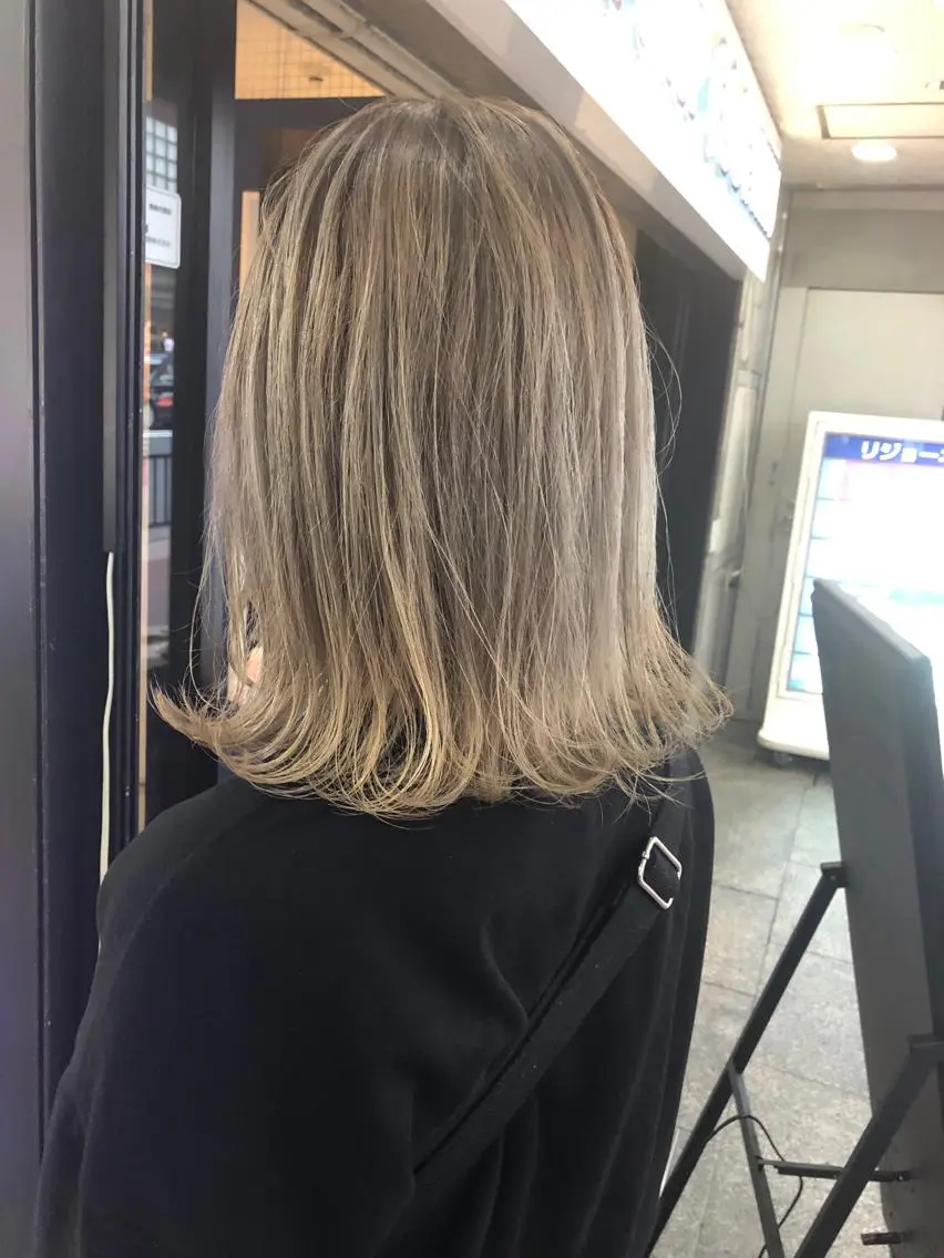 ショート カラー ベージュカラー ハイトーンカラー カット ヘアカラー トリートメント JILBLAN京都 ショート/ハイライトのヘアスタイル