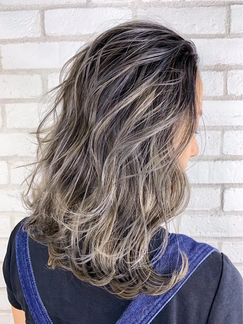 セミロング カラー ヘアアレンジ VIM hairおもろまち店のヘアスタイル