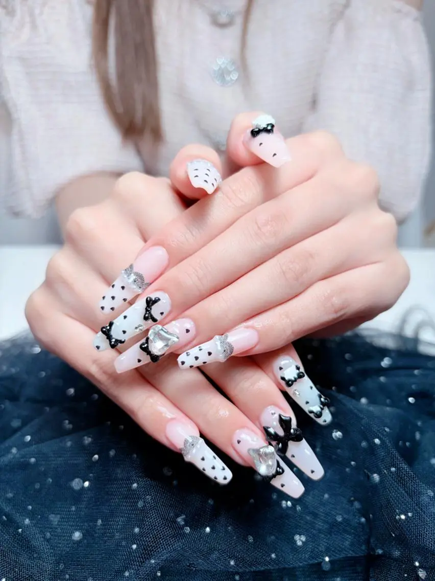 ネイル フットネイル ジェルネイル 韓国ネイル マグネットネイル 持ち込み ハンドネイル Huyn Nail Shinjyukuのネイルデザイン