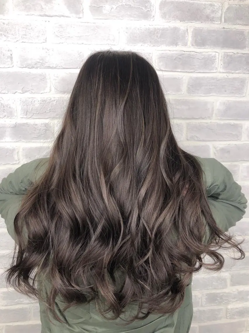 セミロング カラー アディクシーカラー ハイライトカラー ハイライト 【透明感、艶髪】西村 有司のヘアスタイル