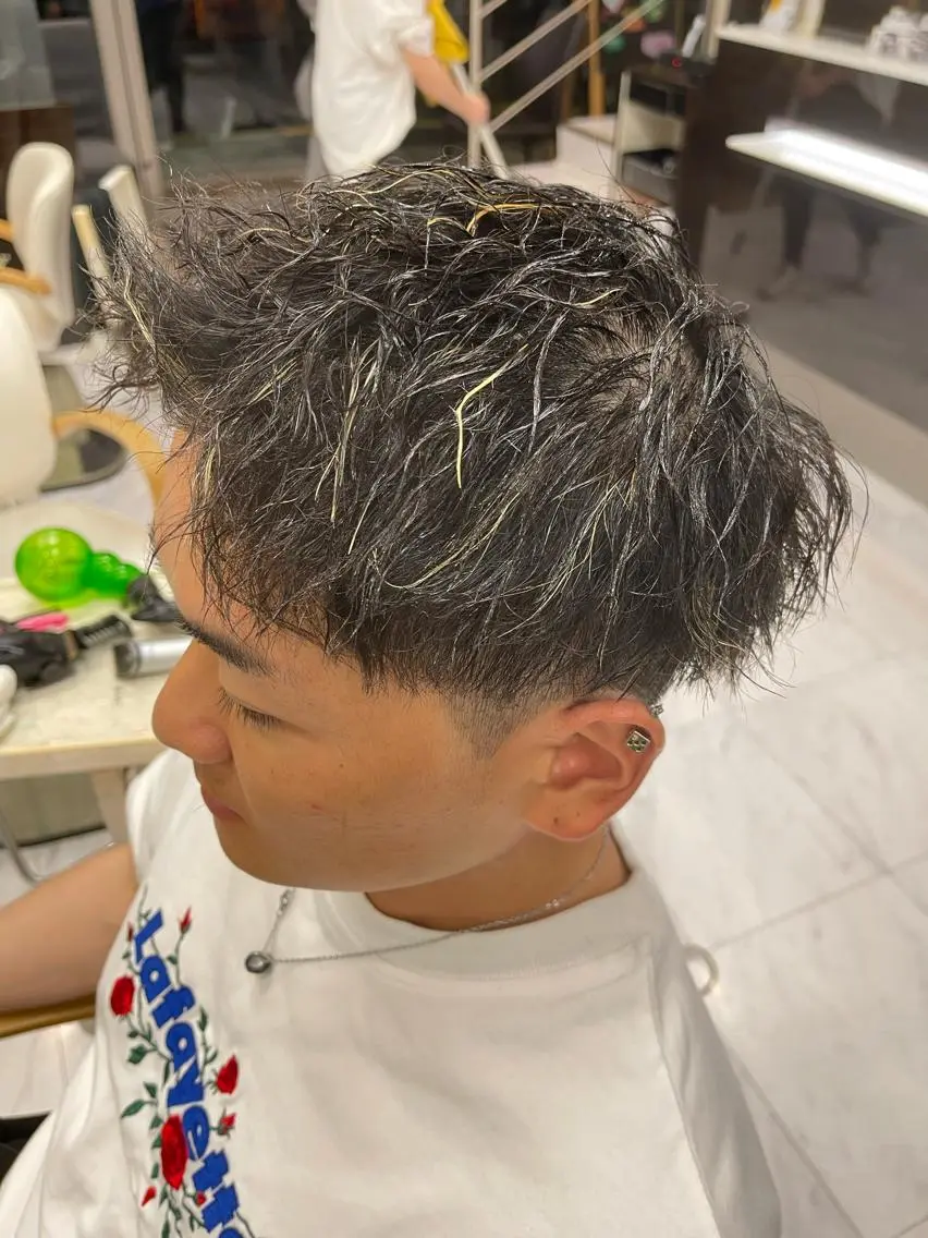 ショート パーマ メンズ メンズハイライト ハイライト カット パーマ トリートメント 🌻メンズカット 落合諒🌻のヘアスタイル