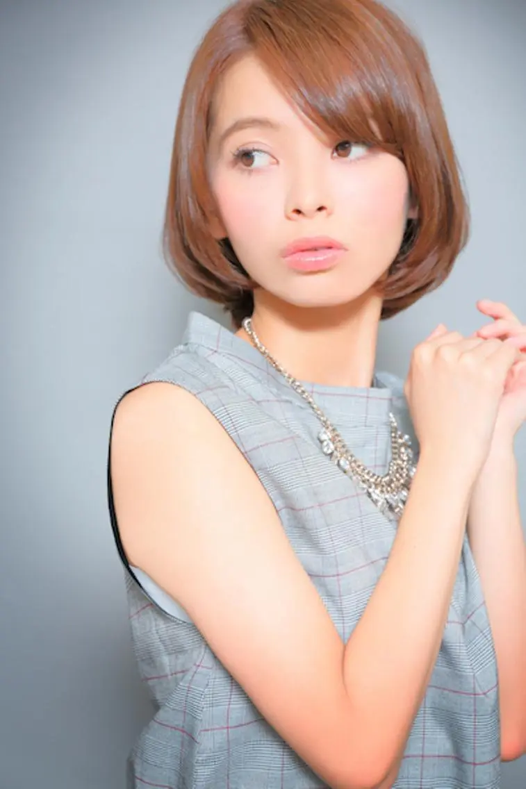 ミディアム カラー アルファ シェリのヘアスタイル