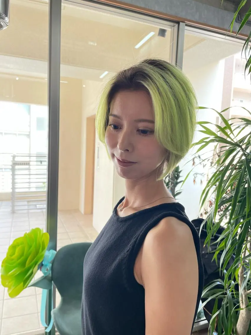 ショート andKおもろまち店 艶ダブルカラー✨のヘアスタイル