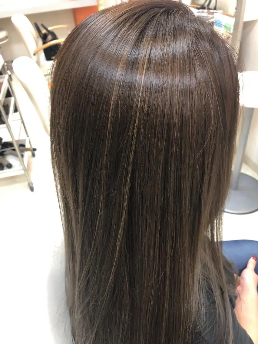 カラー white.梅田 デザインカラー🦄のヘアスタイル