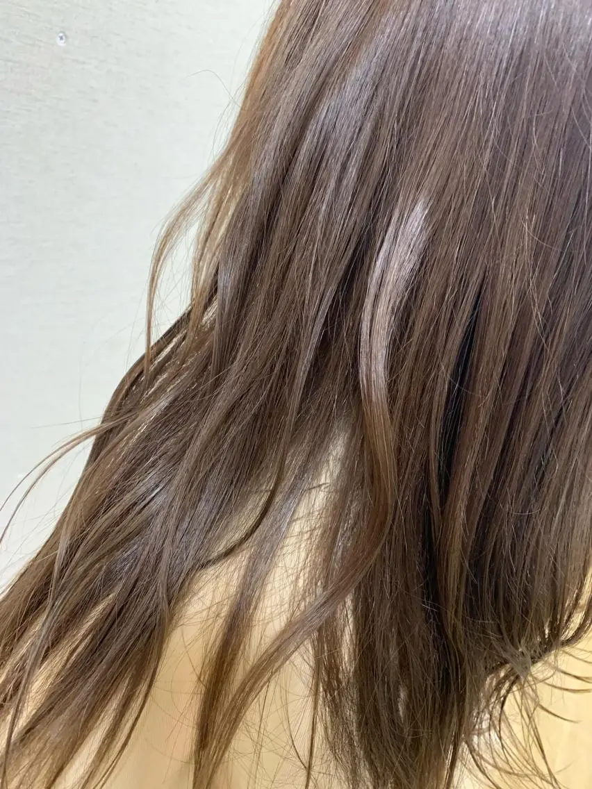 ロング カラー ベージュカラー ブリーチ 高橋友里亜 /フリーランスのヘアスタイル