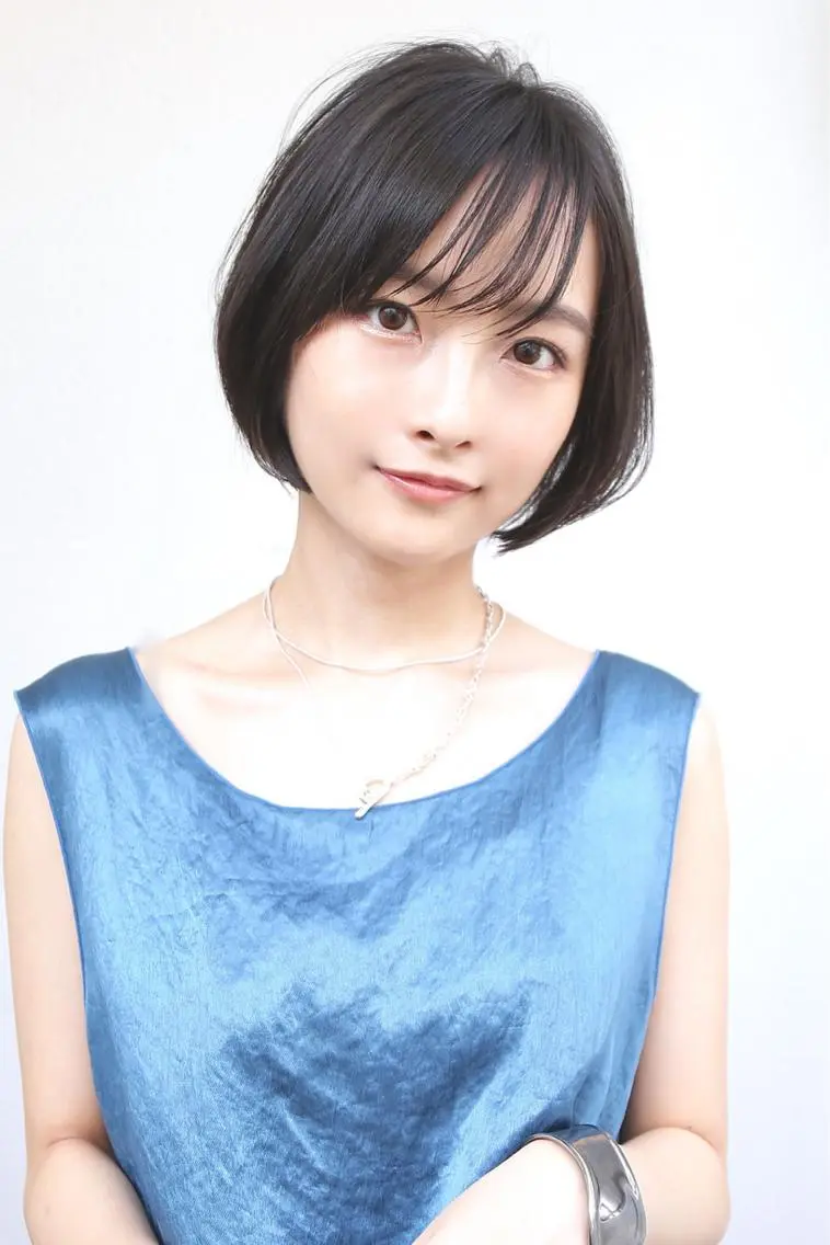 ショート 浅香 美加のヘアスタイル