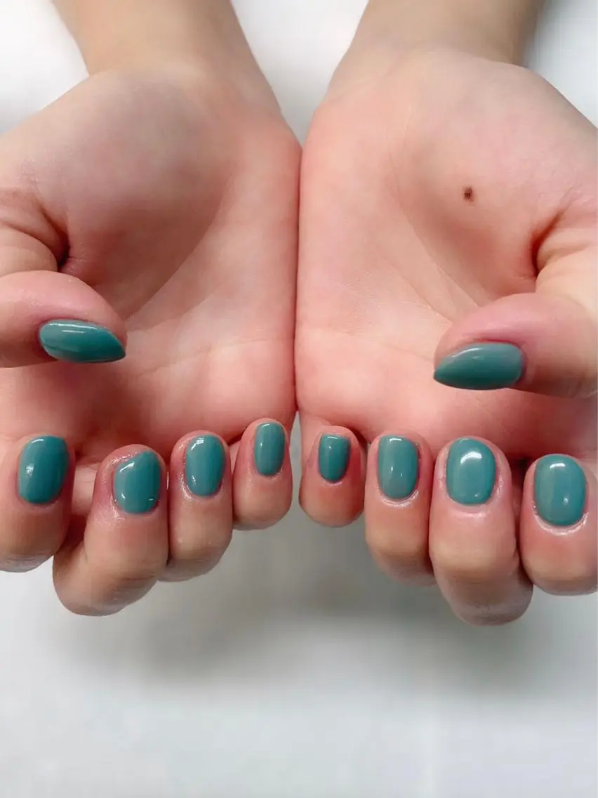 ショート カラー ネイル グリーン ALISA NAILのネイルデザイン