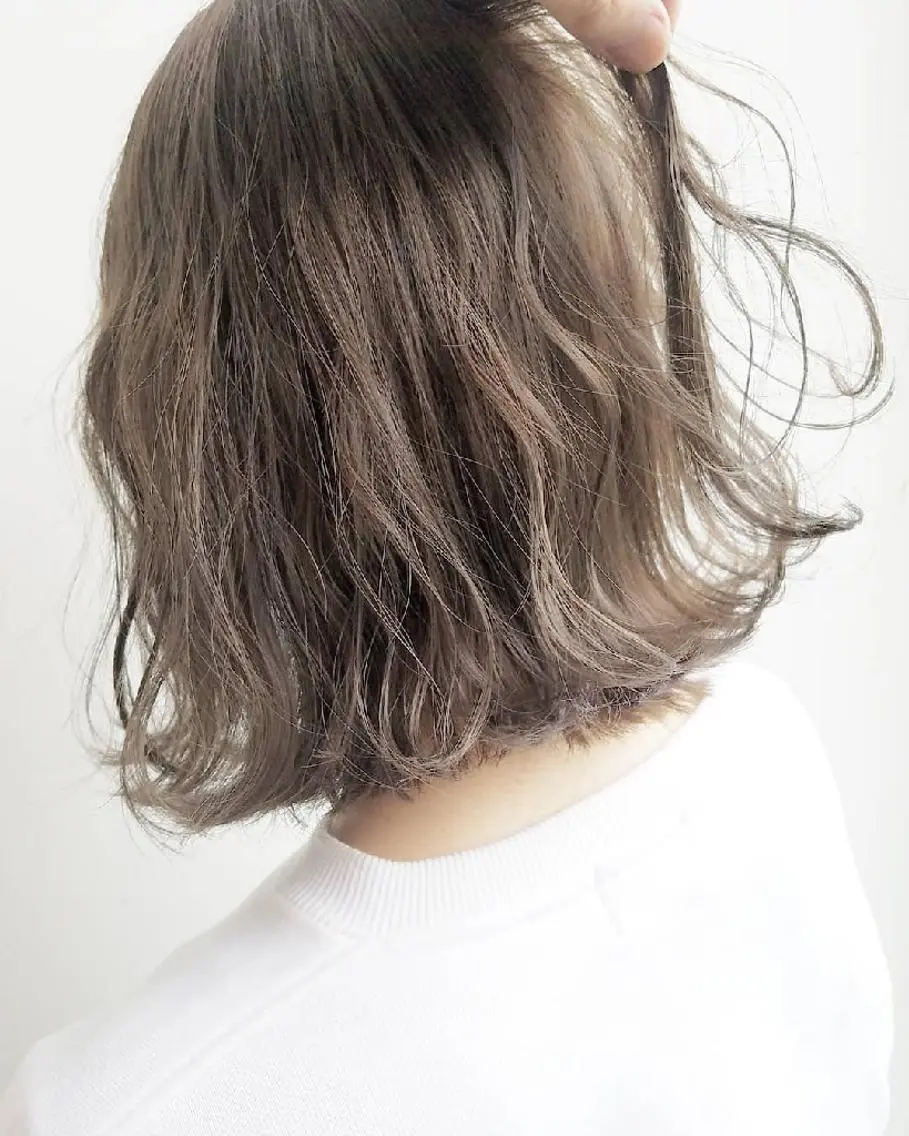 ミディアム カラー ヘアアレンジ マツエク・マツパ ネイル ベージュカラー ミルクティーベージュ iplus　眉毛と まつげパーマ専門店のマツエク・マツパデザイン