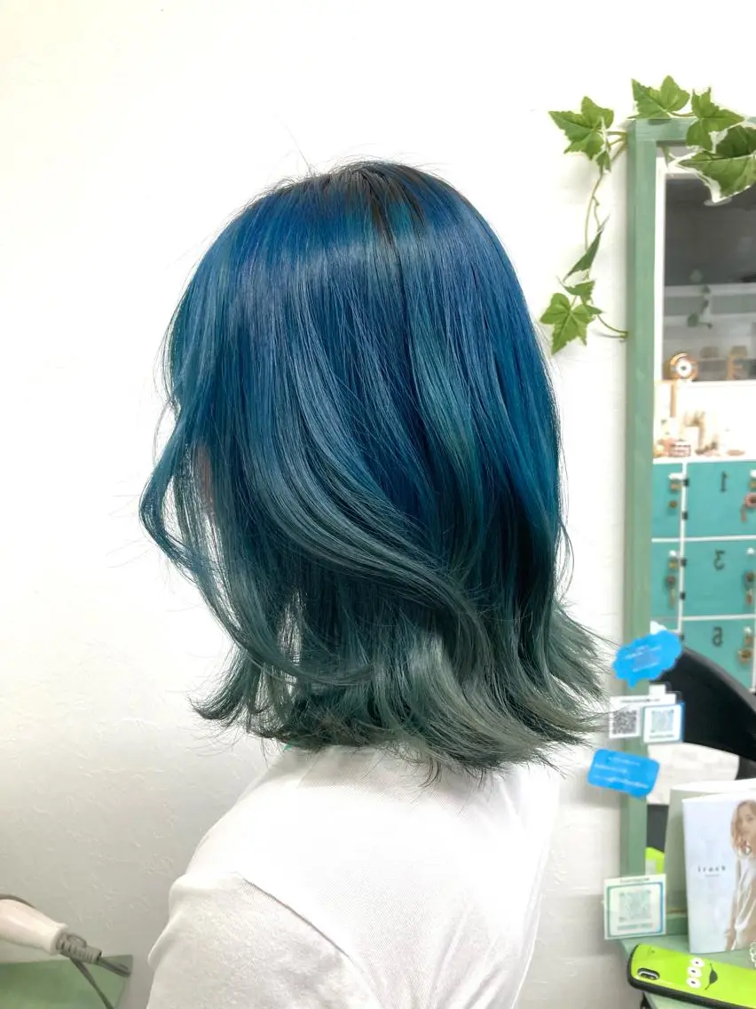 ミディアム カラー パーマ ヘアアレンジ アクアカラー ブルーカラー 髪質改善✧︎カラー 💎AIM【アイム】のヘアスタイル