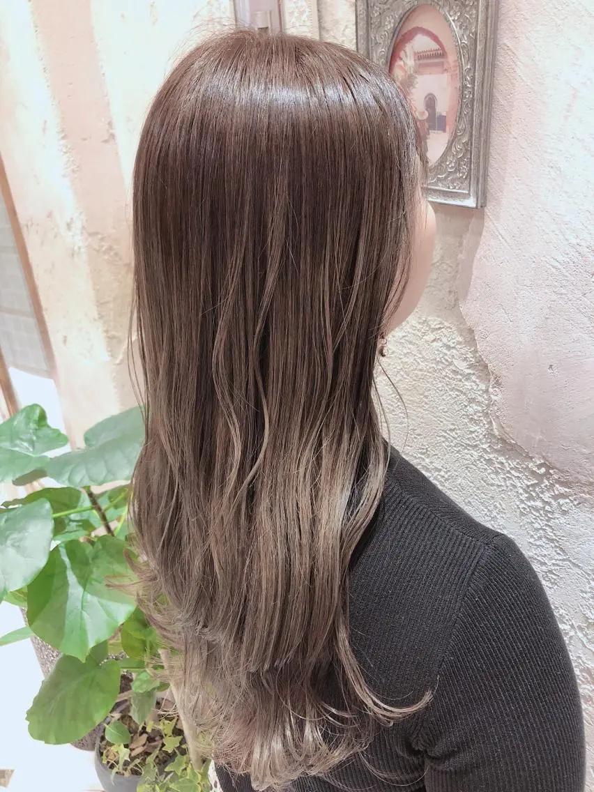 セミロング アッシュ カット ヘアカラー トリートメント 代表山口ひな 髪質改善のプロのヘアスタイル